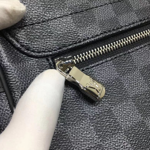 ルイヴィトンバッグ角部分ディテール